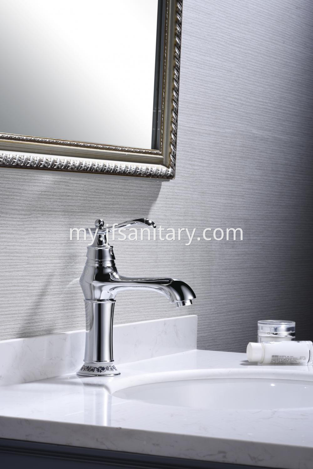 Chrome Single Hole Basin Faucet With Ceramic Ring